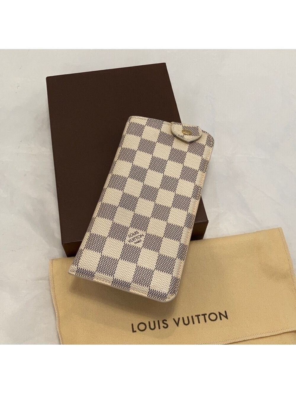 LOUIS Vuitton Damier Etui Lunettes Glasses case